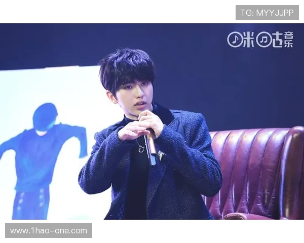 蔡徐坤：从音乐天才到足球场上的新星，跨界发展引领潮流新风尚