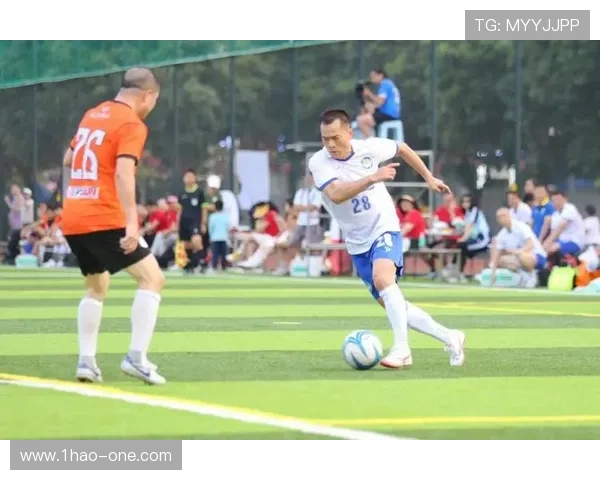 足球场上的魅力风采 谁是你心中最帅的球星引领潮流