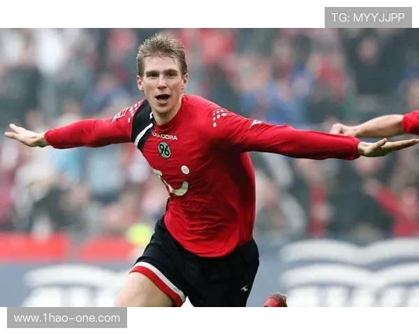 高青足球球星崛起之路：从地方小将到职业大舞台的奋斗故事